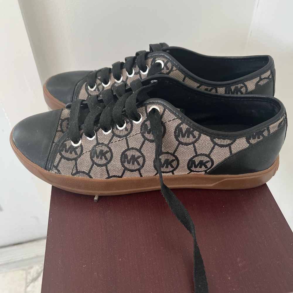 Michael Kors Womens Sneakers 8.5